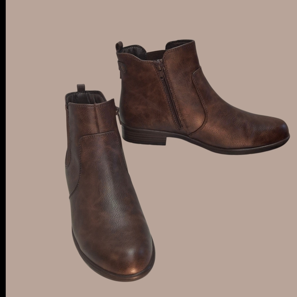 Yuu Brina Chelsea Brown Leather Zipper Booties Boots   Women Size 9.5 - Picture 2 of 16